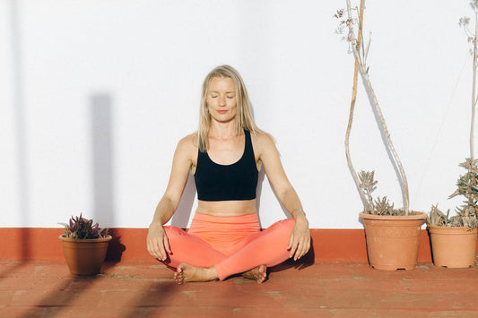 Winter Meditation Practices for Daily Calm and Balance | Sugarcoat